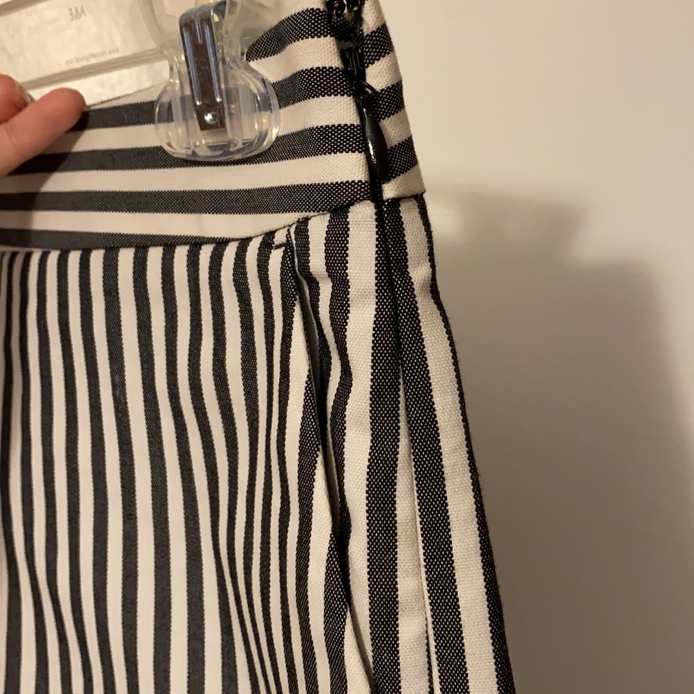 Shorts - Picture 2 of 4